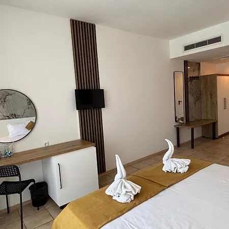Onyx Hotel 3*